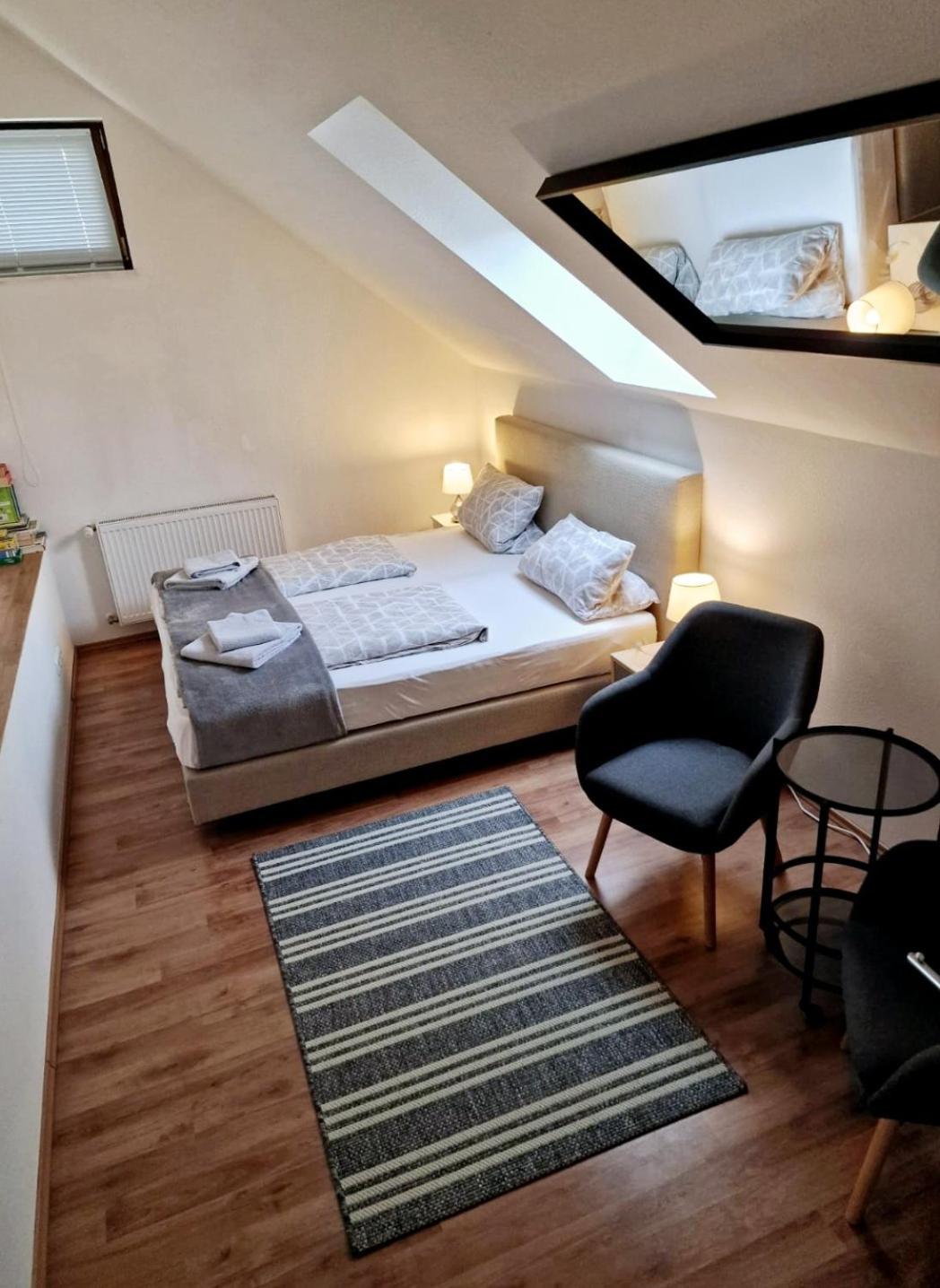 Privatwohnung Rybczynski Undenheim Bagian luar foto